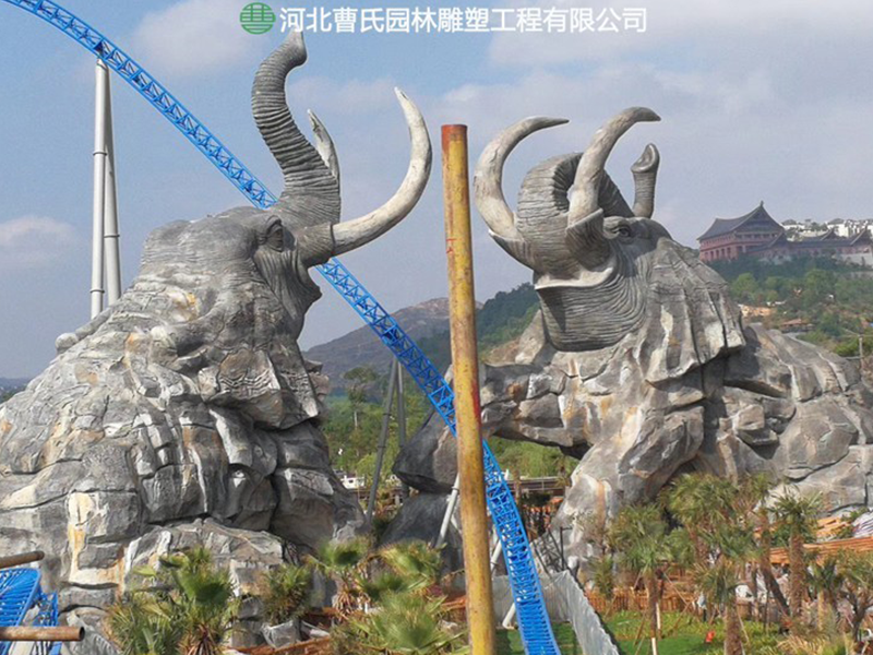 七彩云南欢乐世界雕塑